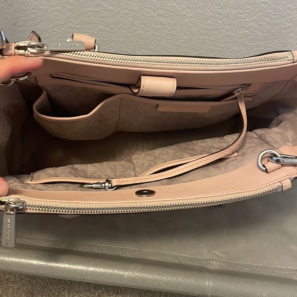 Michael Kors blush pink bag - Picture 7 of 8